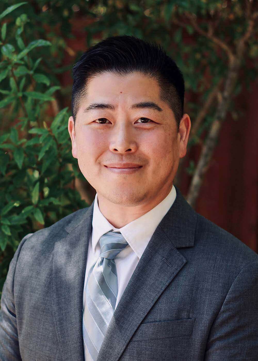 Dr. Stephen S. Chen, M.D., Saint Francis Memorial Hospital - Center for Sports Medicine