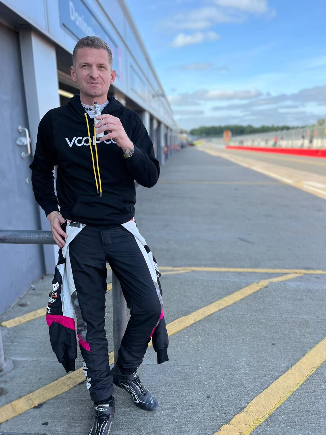 Chinese Vape Brand VooPoo and ZooVoo Backs BTCC Driver Will Powell in the UK Market