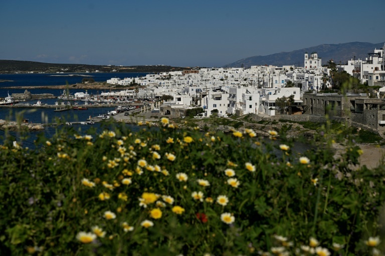 Building fever grips Greece as tourism booms