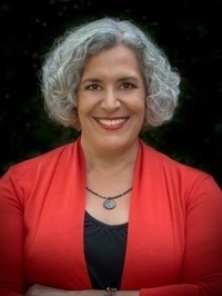 Headshot of Dr. Gloria Miele, executive coach and leadership trainer