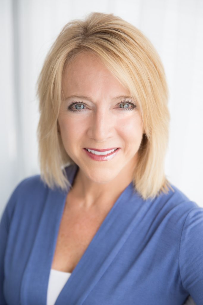 Headshot of Liz Wendling, sales coach