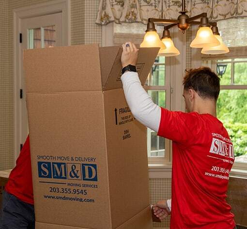 Smooth Move & Delivery is one of the leading Greenwich, CT, moving companies. The company offers end-to-end moving services, including local and long-distance moving, residential and commercial moving, packing and storage, junk removal services, and more.