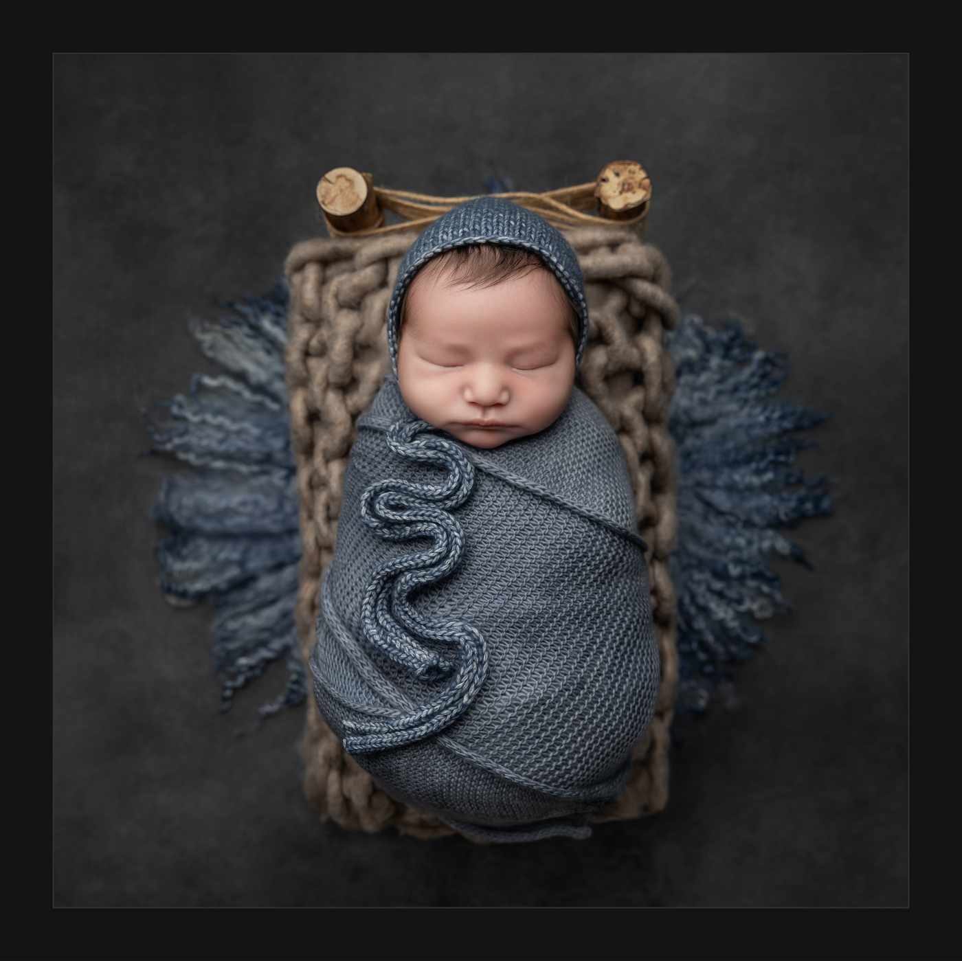 Marcela Limon is a Fine Art photographer specializing in maternity, newborn and baby photography.