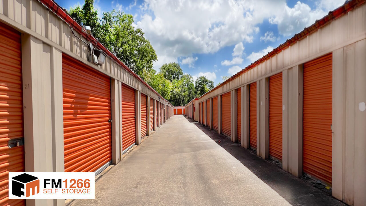 FM1266 Storage is a family-owned and operated business that offers storage units for the residential and business communities of League City, Kemah, and Dickinson in Texas.