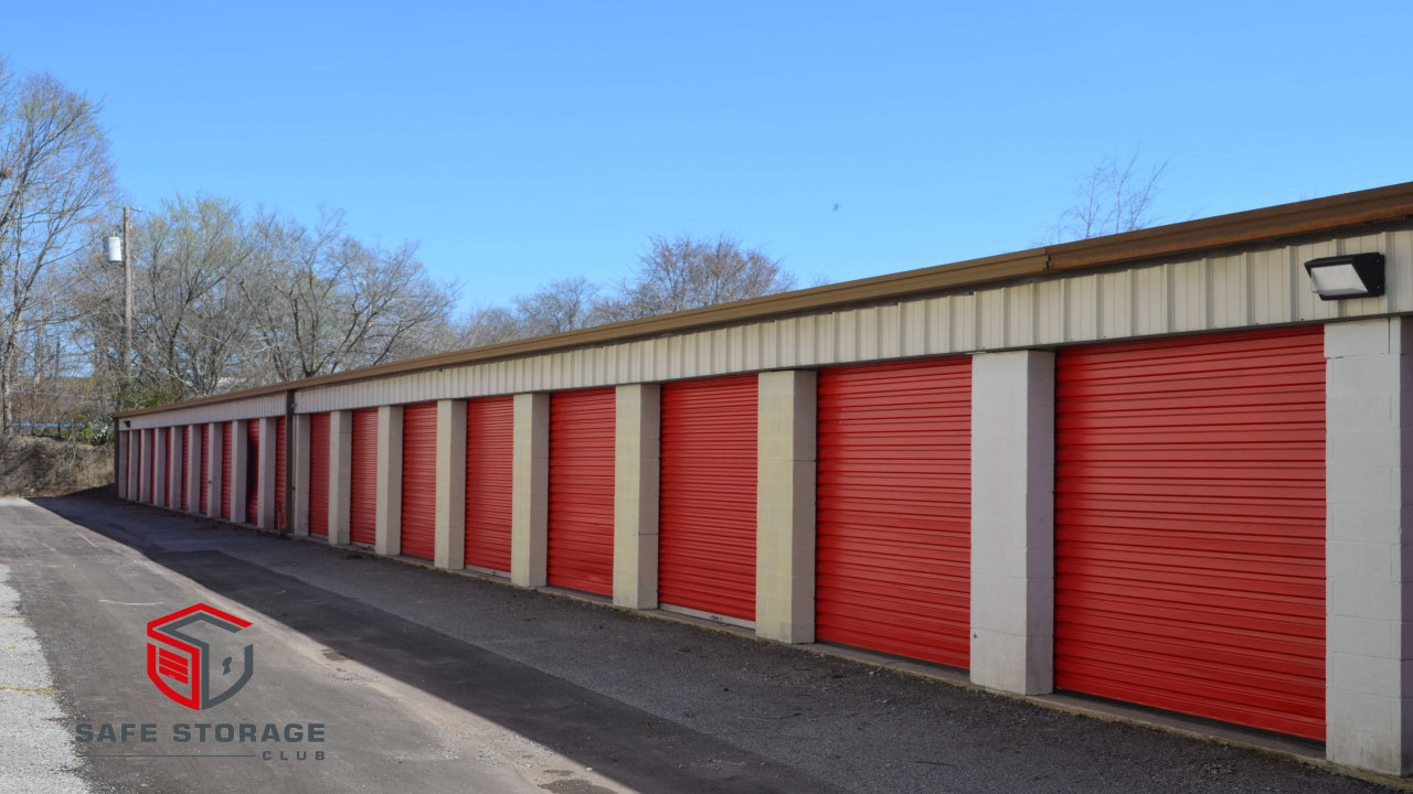 Safe Storage Club Clarksville is a leading provider of secure and affordable storage solutions dedicated to meeting the diverse needs of its customers.