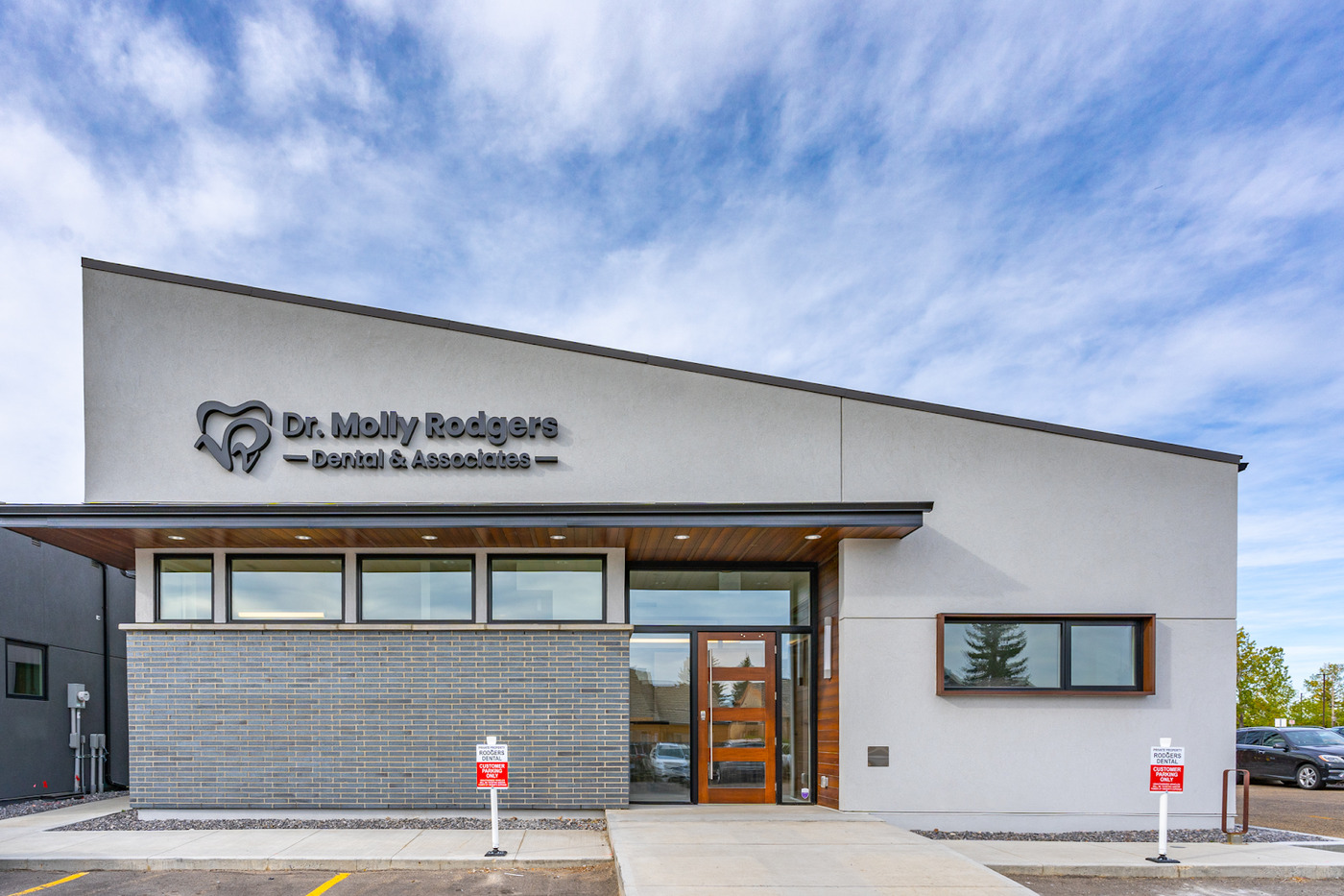 Dr. Molly Rodgers Dental is a premier dental clinic in Edmonton that offers a wide range of dental services, focusing on patient comfort and advanced care.