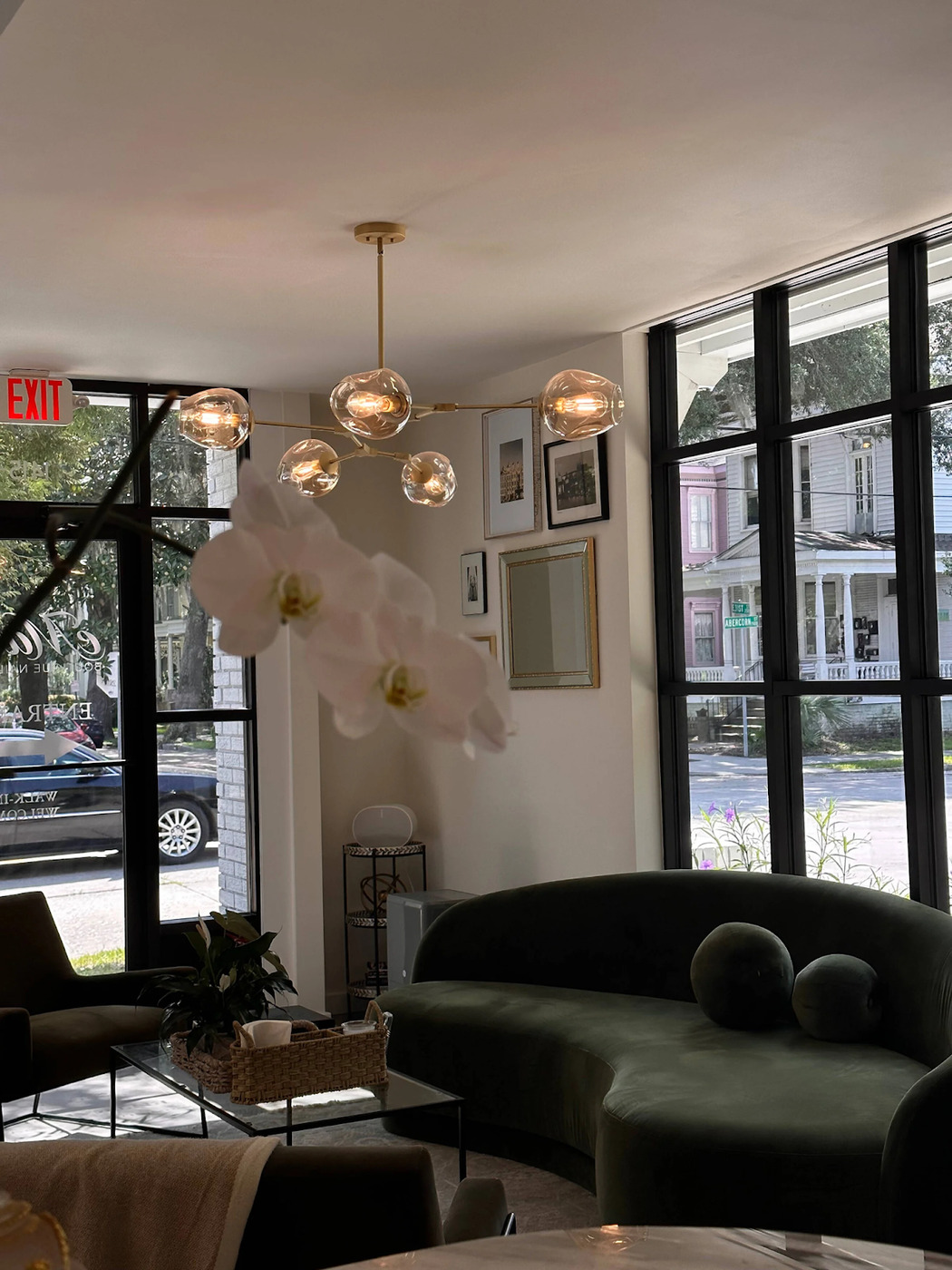 eMarie Boutique Nail Salon is a luxury nail salon in Savannah, GA, offering a wide range of personalized nail care services.