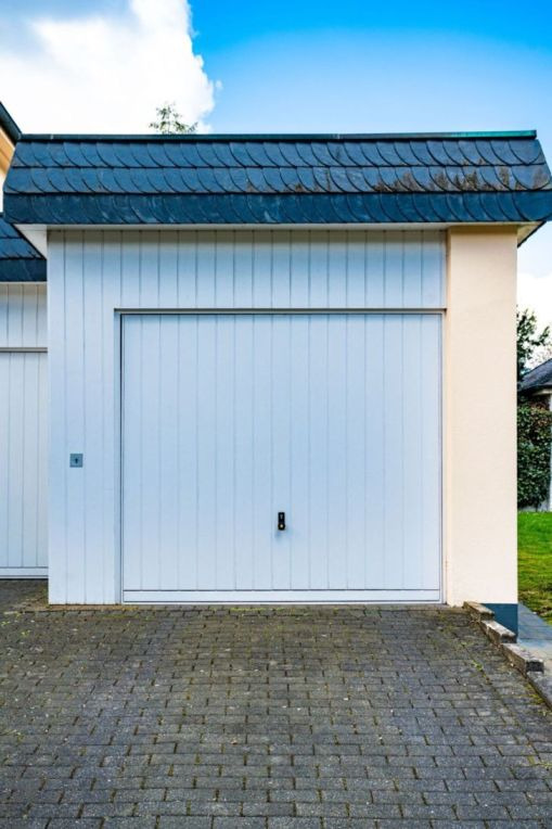 Element Garage Door is a premier garage door service provider based in Lenexa, Kansas City.