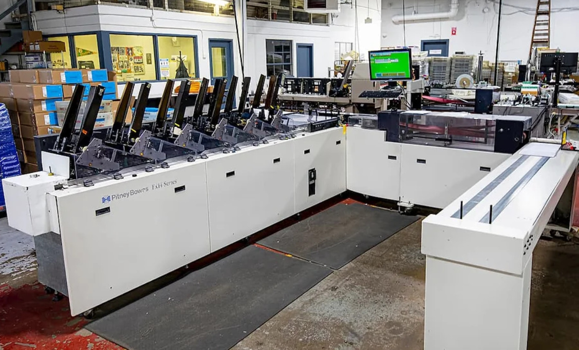 MidAmerican Printing Systems is a full-service commercial printing company in Chicago, offering digital printing, offset printing, direct mail services, and more.