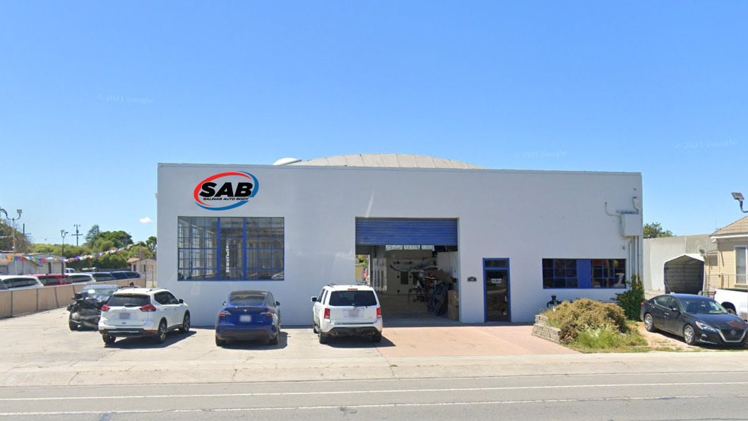 Salinas Auto Body leads the automotive repair industry with cutting-edge technology and expert craftsmanship.