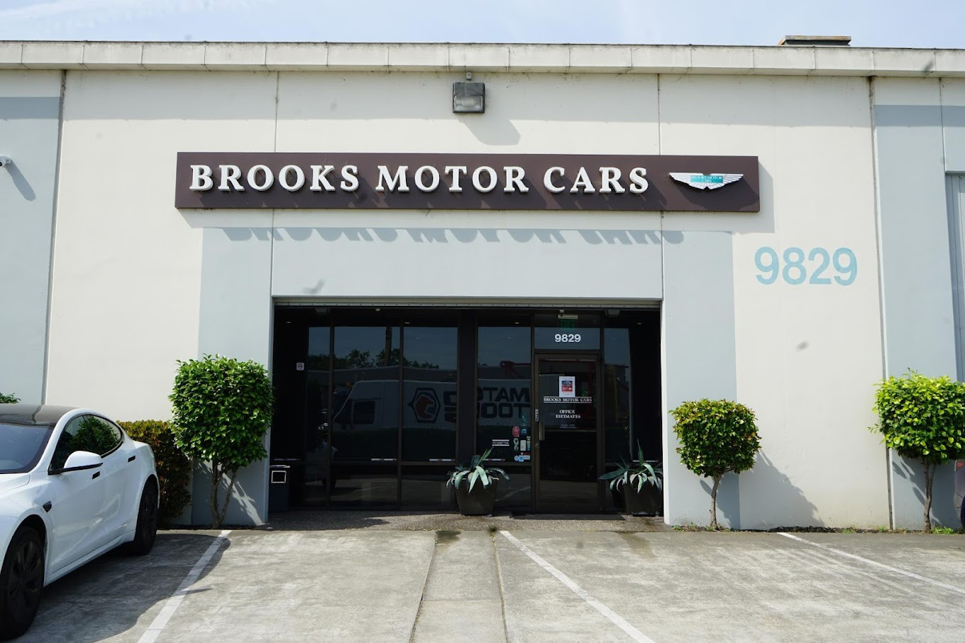 Brooks Motor Cars sets a high standard for collision repair, combining advanced technology with expert luxury car restoration.