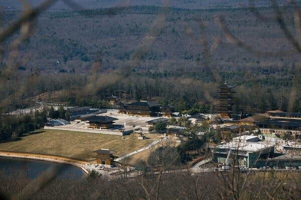 Shen Yun’s performers train at Falun Gong’s headquarters in Cuddebackville, N.Y. The New York Times