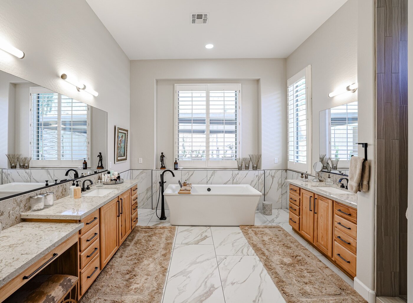 Rise Above Remodeling is a full-service luxury home remodeling company based in Anthem, Arizona, specializing in kitchen and bathroom renovations, home additions, flooring installation, and interior remodeling.