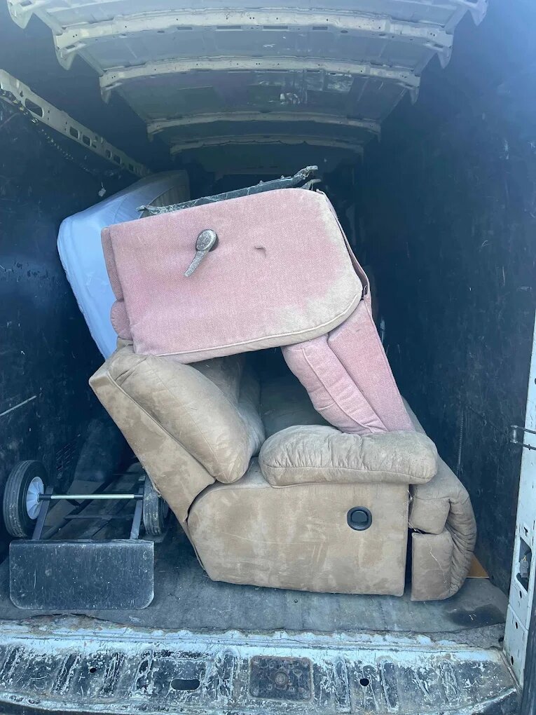 HaulAway Pro helps Cincinnati property owners and teams clear unwanted items with a hands-on removal service built for speed, simplicity, and clean results.