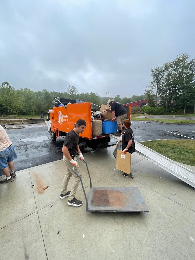 HaulAway Pro helps Cincinnati property owners and teams clear unwanted items with a hands-on removal service built for speed, simplicity, and clean results.