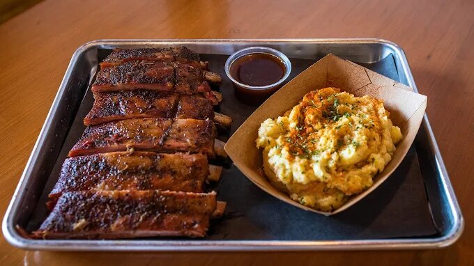 Bigham’s Smokehouse serves authentic Texas BBQ in Lubbock, Texas, with slow-smoked meats, classic sides, family meals, catering packages, and menu options designed for everyday meals, parties, corporate events, and large gatherings. With multiple Lubbock locations,