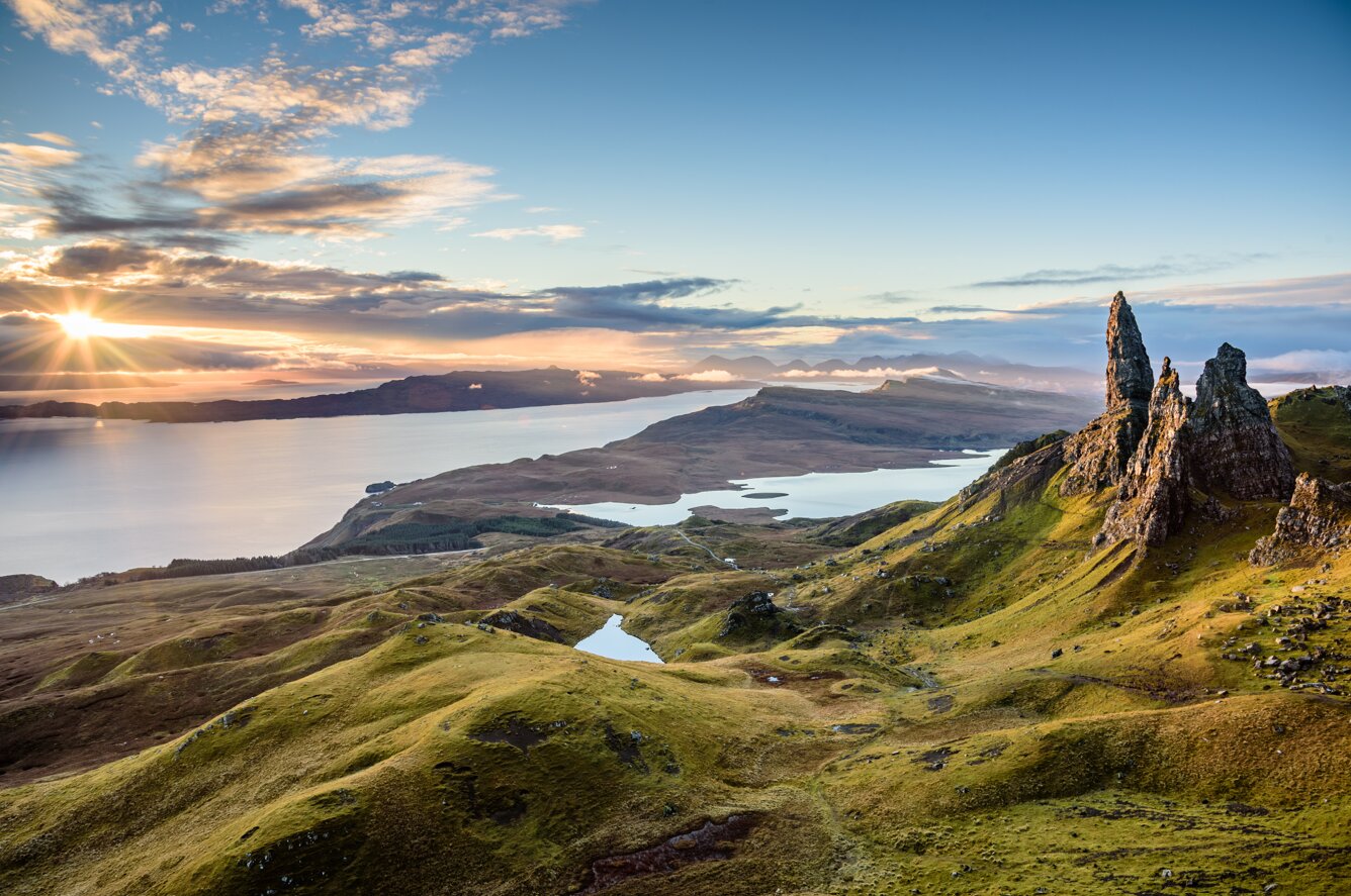 Avoca Luxury Travel specializes in curating bespoke Scottish vacation experiences for discerning American travelers seeking authentic cultural immersion, premium golf and whisky experiences, and access to historic castles and dramatic landscapes.