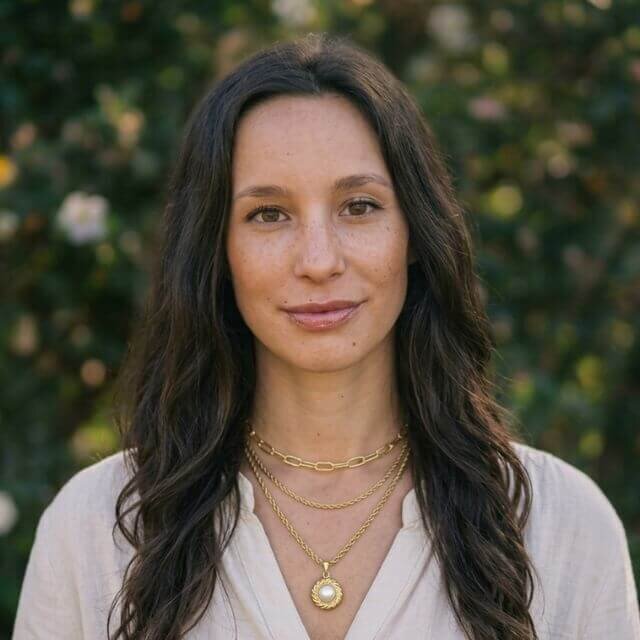 Corinne Donnelly Hypnotherapy is a premier Canadian hypnotherapy practice specializing in Integral Hypnotherapy™, Medical Support Hypnotherapy, Clinical Behavioral Modification, and Past Life Regression Therapy.