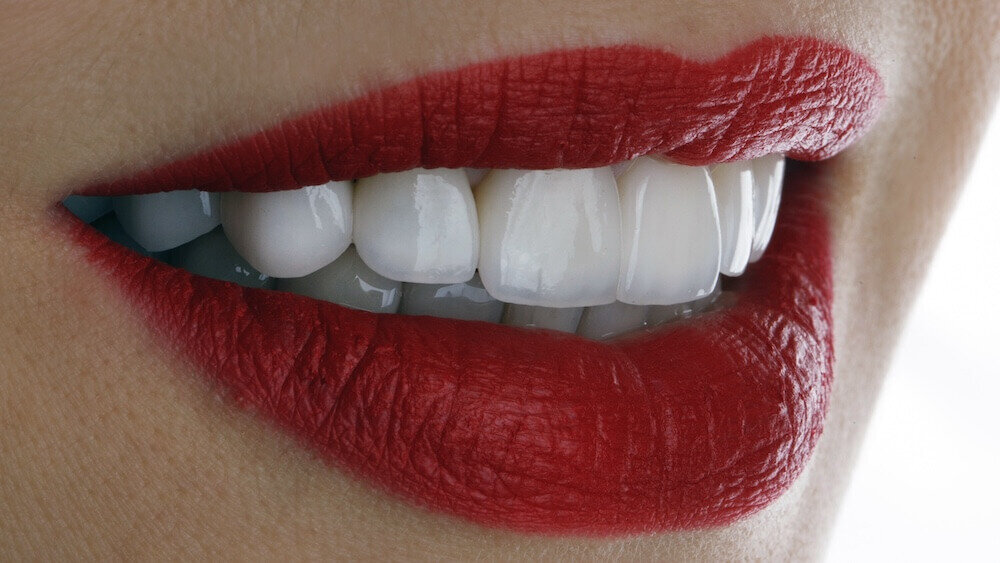 Des Moines Cosmetic Dentistry Center is a Clive, Iowa dental practice serving the Des Moines metropolitan area.