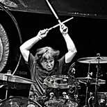 LEGENDARY ROCK DRUMMER SIMON WRIGHT JOINS THE LIFE PACK ORGANICS ALL STAR TEAM
