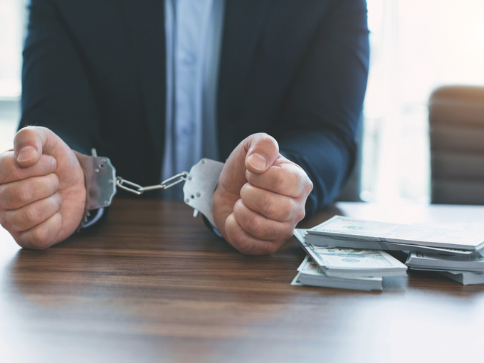 A Dallas Federal Criminal Defense Attorney Explains What To Do When