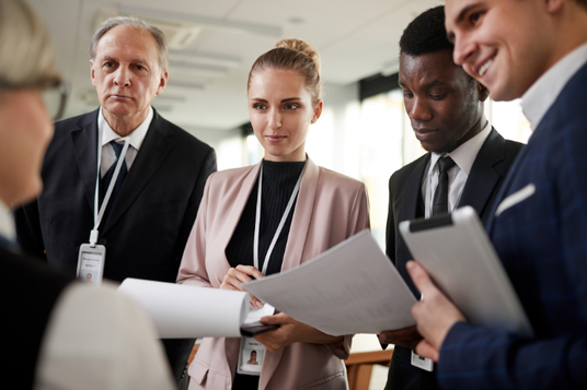 Tiktoker Katie Jensen @katiejensenmedia shares tips on how to pitch stories to journalists.