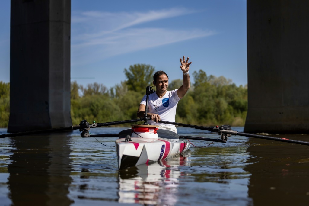 We Slow Rower Solo rower launches Europe trek to expose river pollution